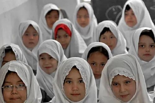 اتباع در مدارس ابتدایی تهران تفاوتی با سایر دانش آموزان ندارند
